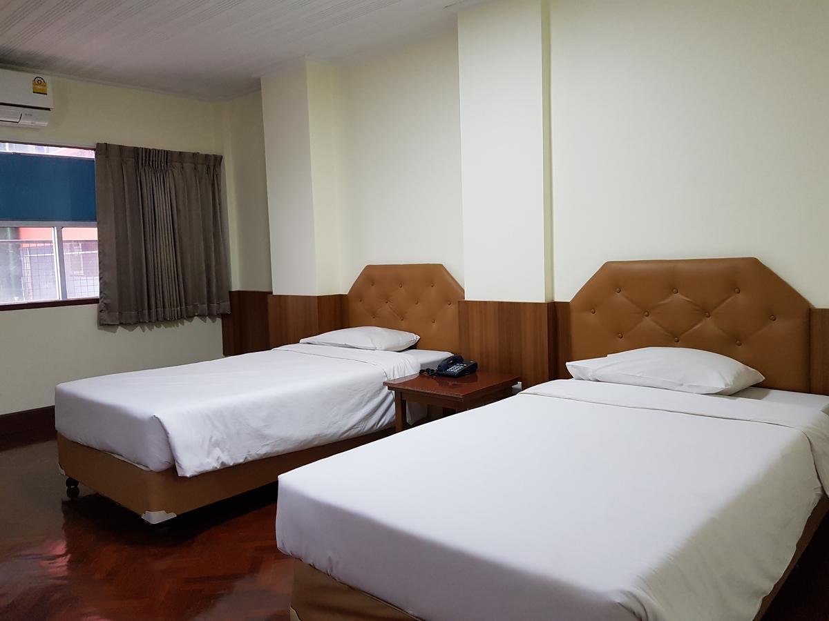 Florida Hotel Bangkok Exterior photo