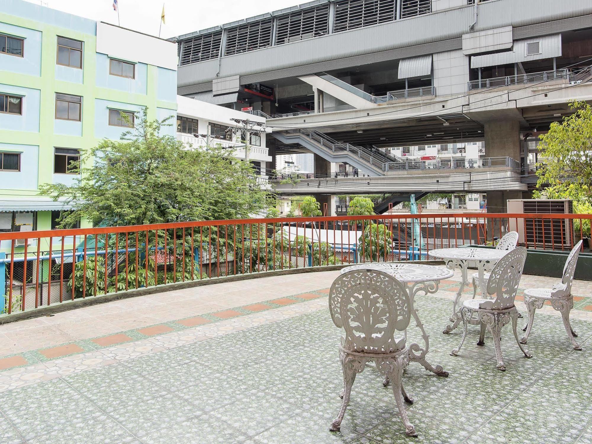 Florida Hotel Bangkok Exterior photo