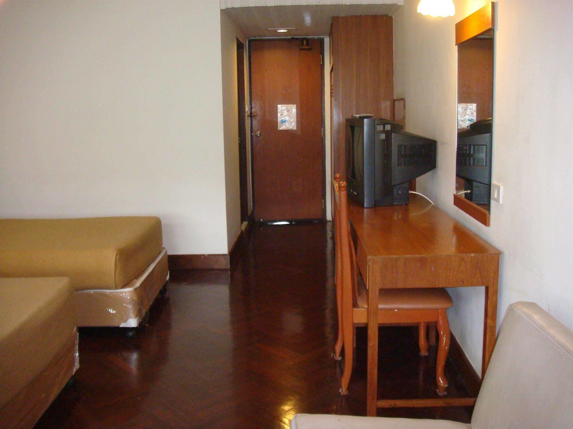Florida Hotel Bangkok Exterior photo